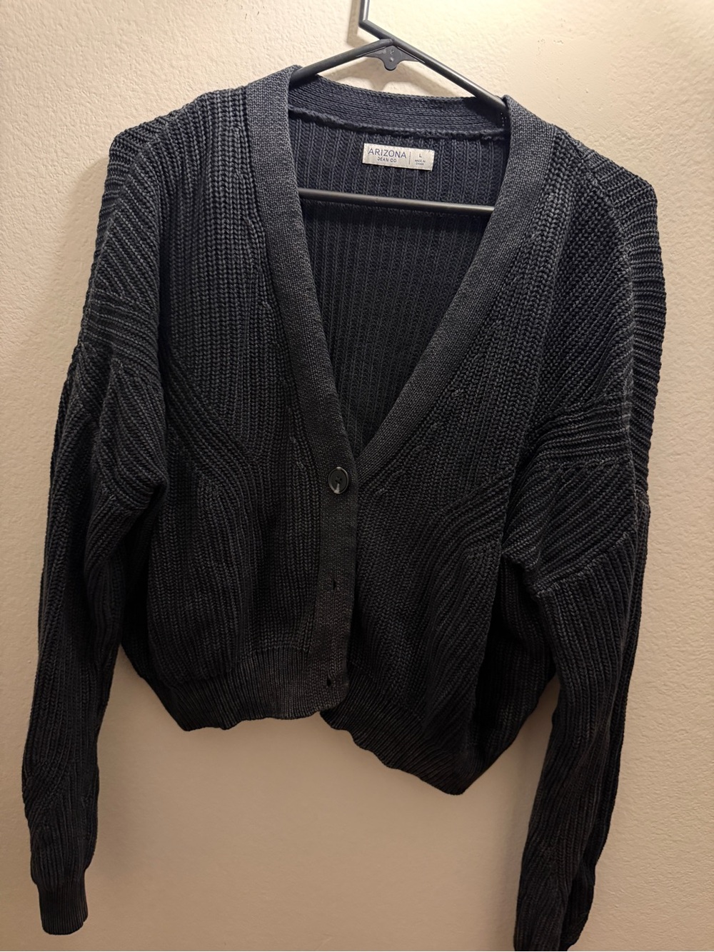 Arizona Jean Company Black Ribbed V‑Neck Button Cardigan